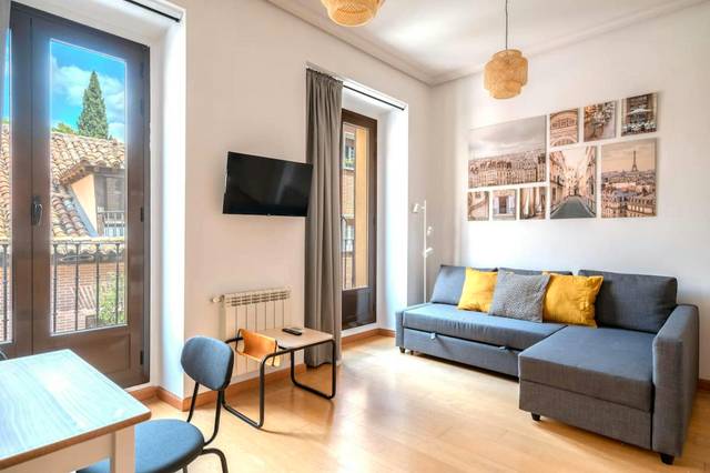 Piso en Alquiler en N/A en Cortes - Huertas