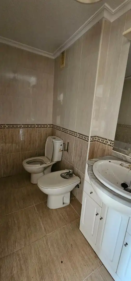 Baño de Apartamento en venta en La Manga del Mar Menor con Calefacción, Jardín privado y Terraza