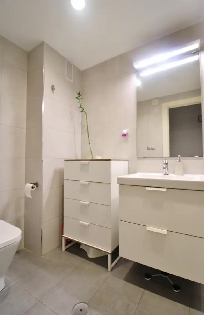 Baño de Piso en venta en Alicante / Alacant con Aire acondicionado, Calefacción y Terraza