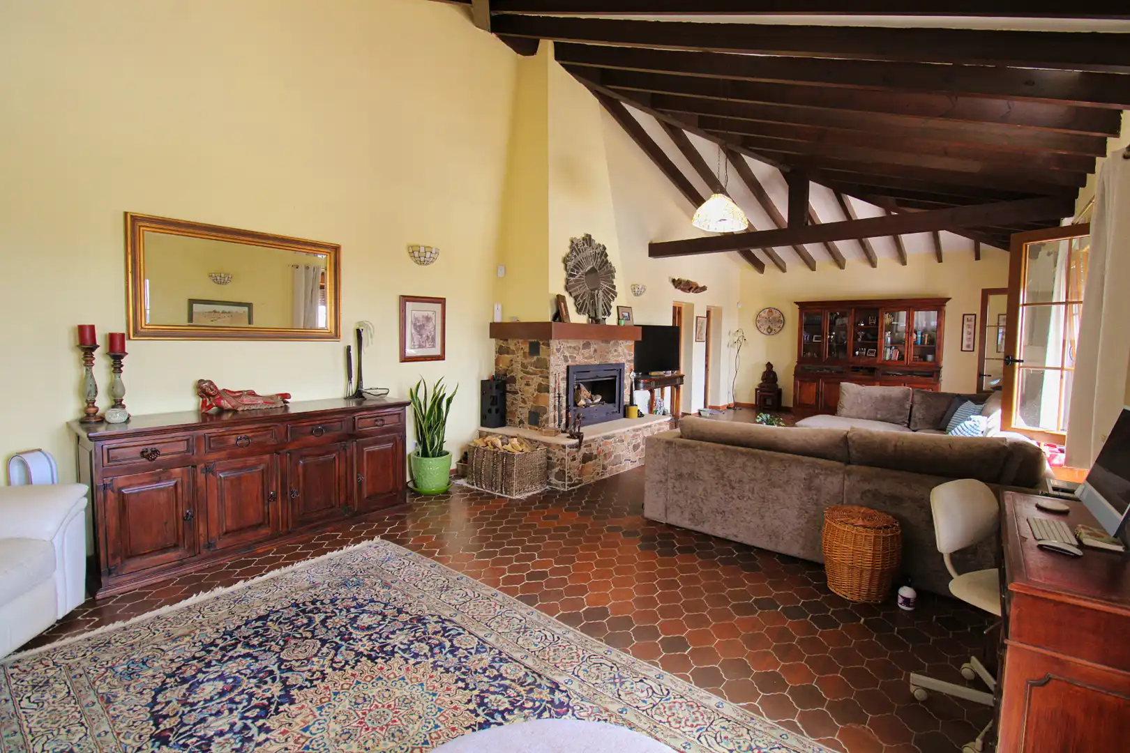 Sala de estar de Finca rústica en venta en Mijas con Aire acondicionado, Calefacción y Jardín privado