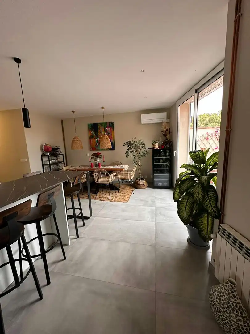 Comedor de Piso de alquiler en Barcelona con Aire acondicionado, Calefacción y Amueblado