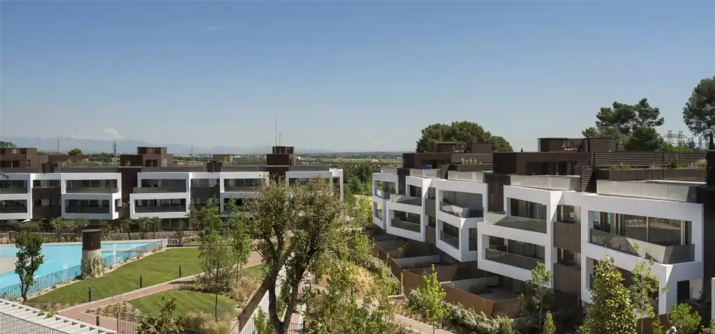 Vista exterior de Àtic en venda en Pozuelo de Alarcón amb Aire condicionat, Calefacció i Jardí privat