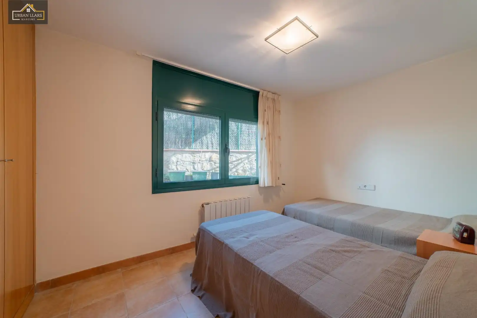 Habitación de Casa o chalet en venta en Sant Vicenç de Montalt con Jardín privado, Parquet y Piscina comunitaria