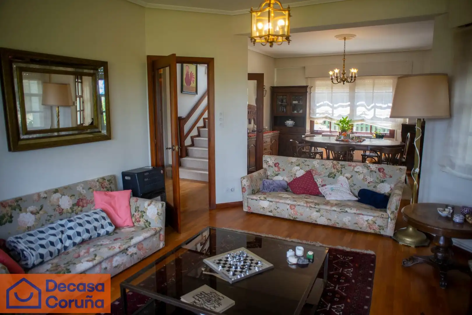 Sala de estar de Casa o chalet en venta en Oleiros con Calefacción, Jardín privado y Terraza