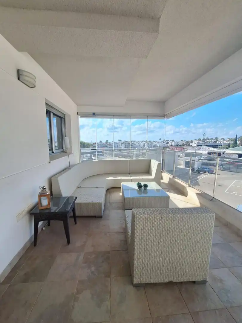 Apartament amb terrassa en venda a Calle CLAVO
