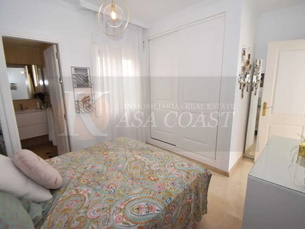 Bedroom of Attic for sale in Mijas  with Air Conditioner, Private garden and Terrace