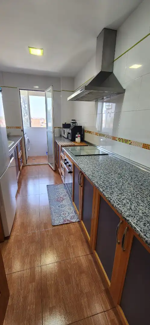 Cocina de Piso en venta en Sevilla con Aire acondicionado, Terraza y Trastero