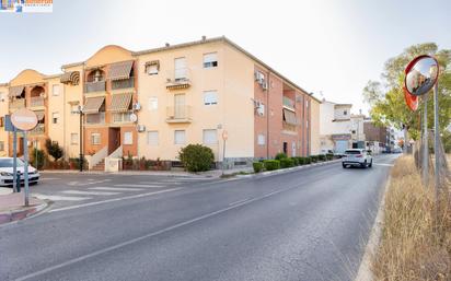 Vista exterior de Pis en venda en Armilla amb Terrassa i Balcó