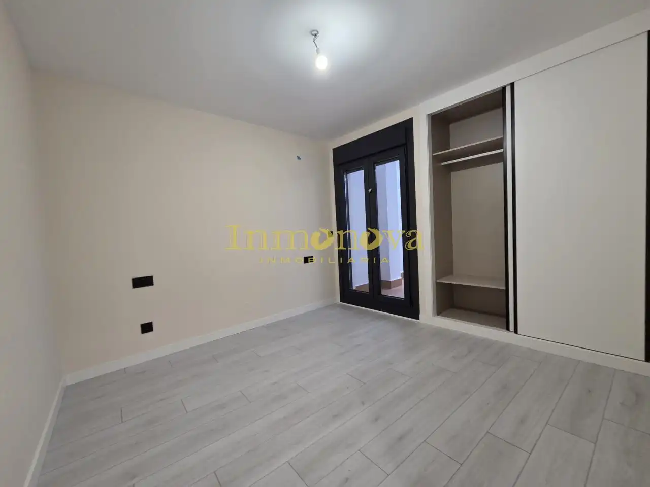 Bedroom of Flat for sale in Ribeira  with Heating