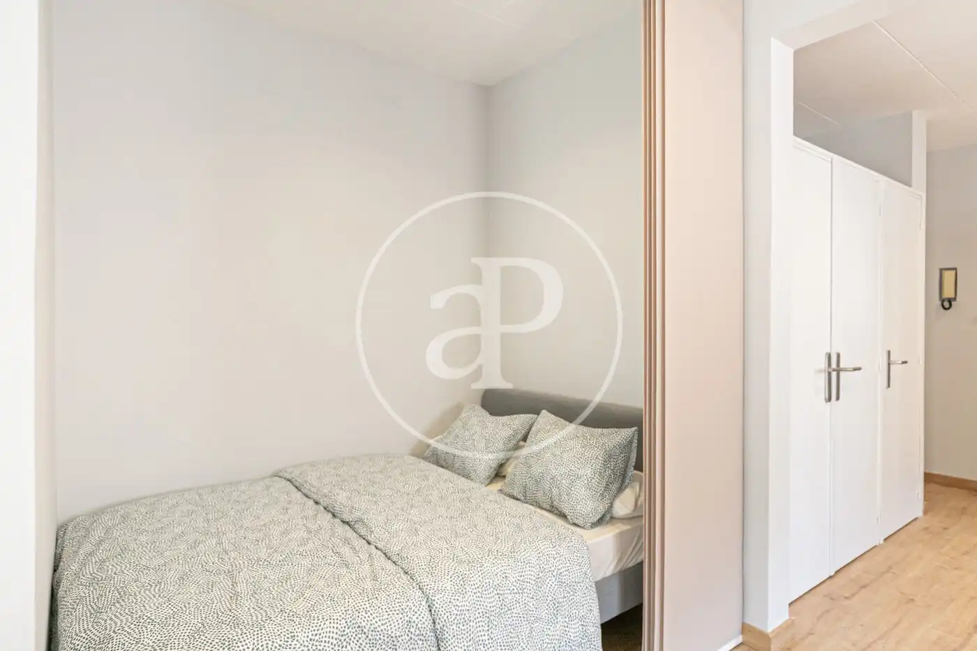 Habitación de Piso en venta en Barcelona con Calefacción y Amueblado