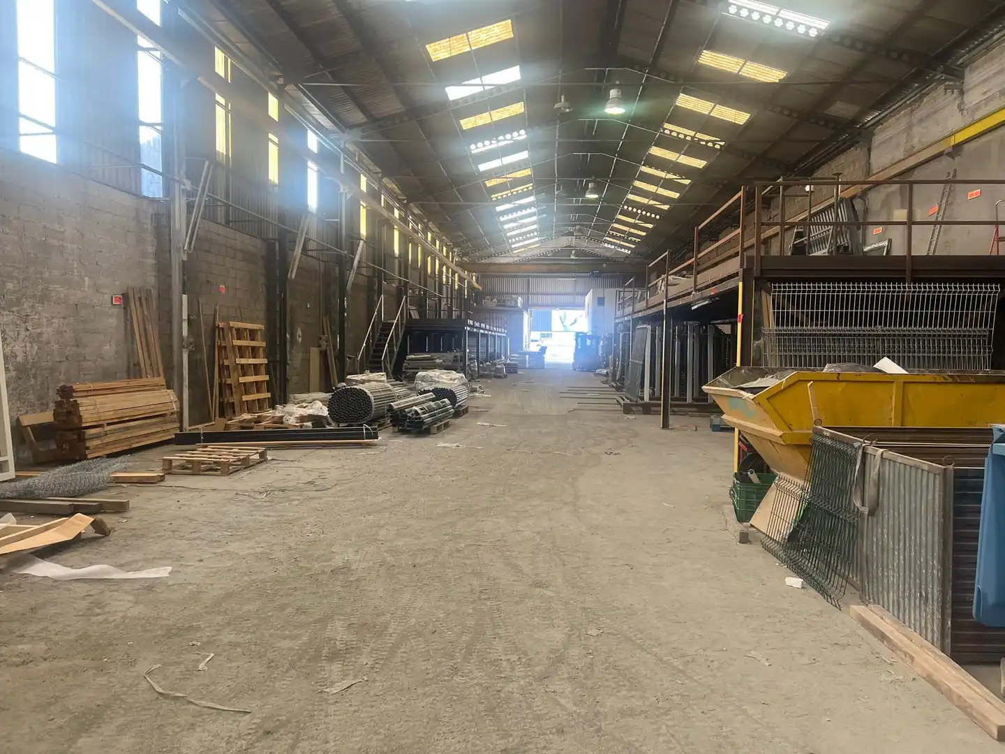 Nau industrial en venda en Manises amb Alarma