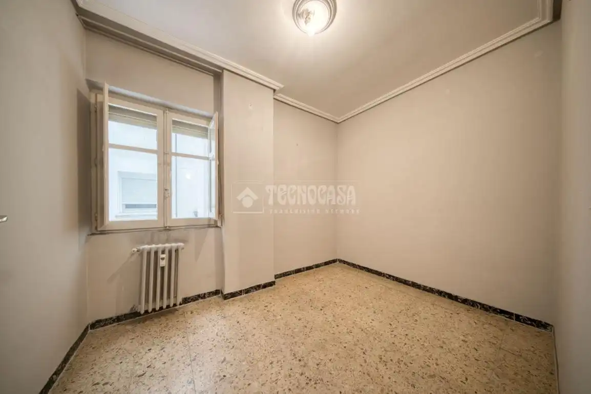 Habitación de Piso en venta en Valladolid con Calefacción