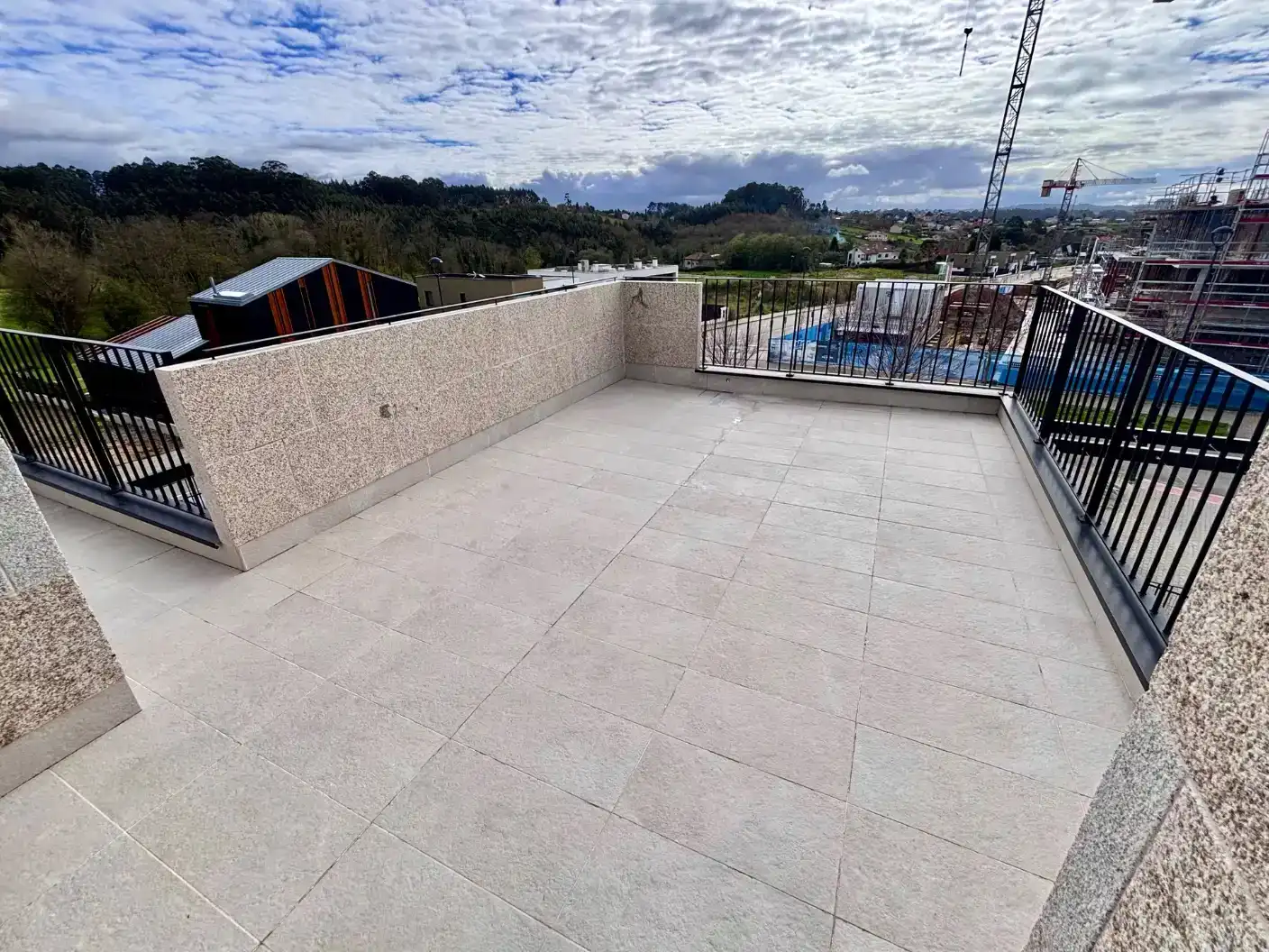Terraza de Piso en venta en Oleiros con Jardín privado, Trastero y Piscina