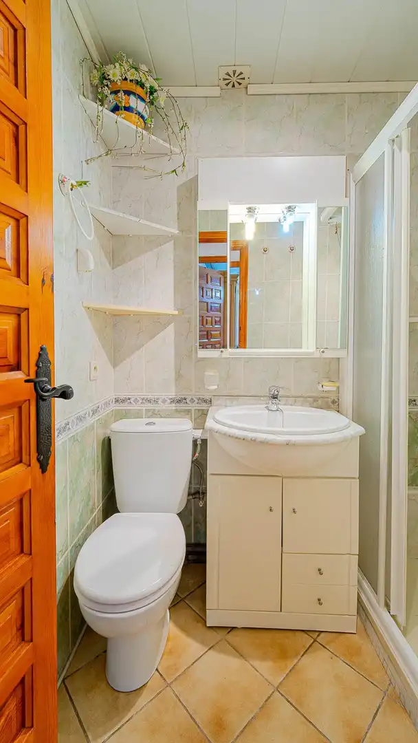 Baño de Casa adosada en venta en Torrevieja con Aire acondicionado, Terraza y Amueblado