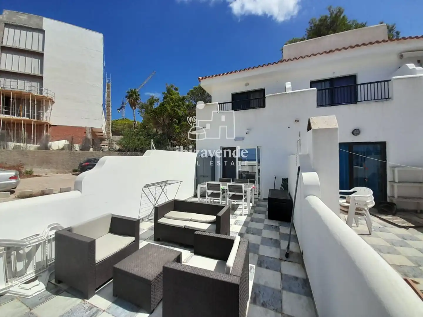 Außenansicht von Wohnung zur Miete in Sant Joan de Labritja mit Klimaanlage, Terrasse und Schwimmbad