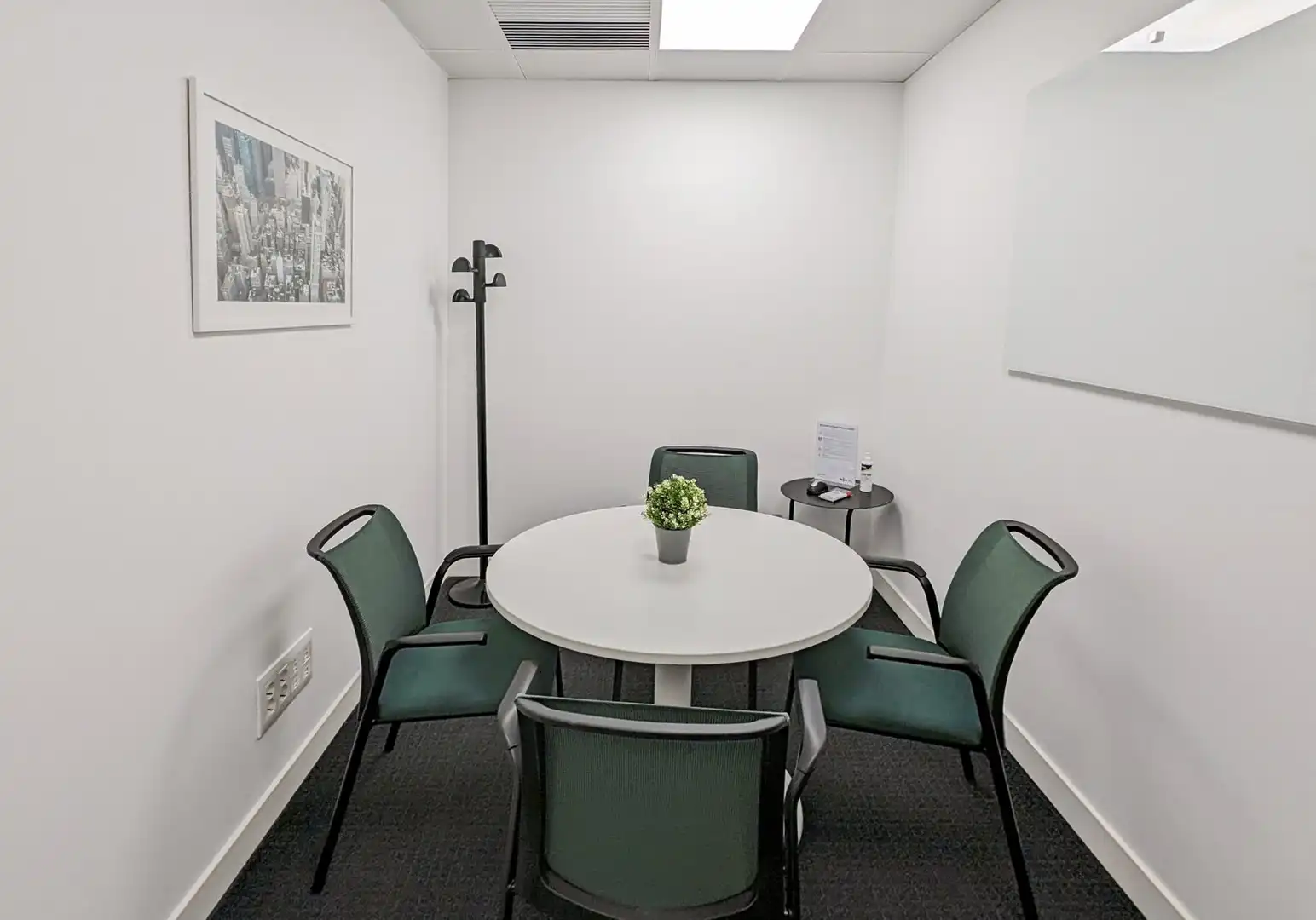 Office for rent in Madrid  with Air Conditioner, Heating and Furnished