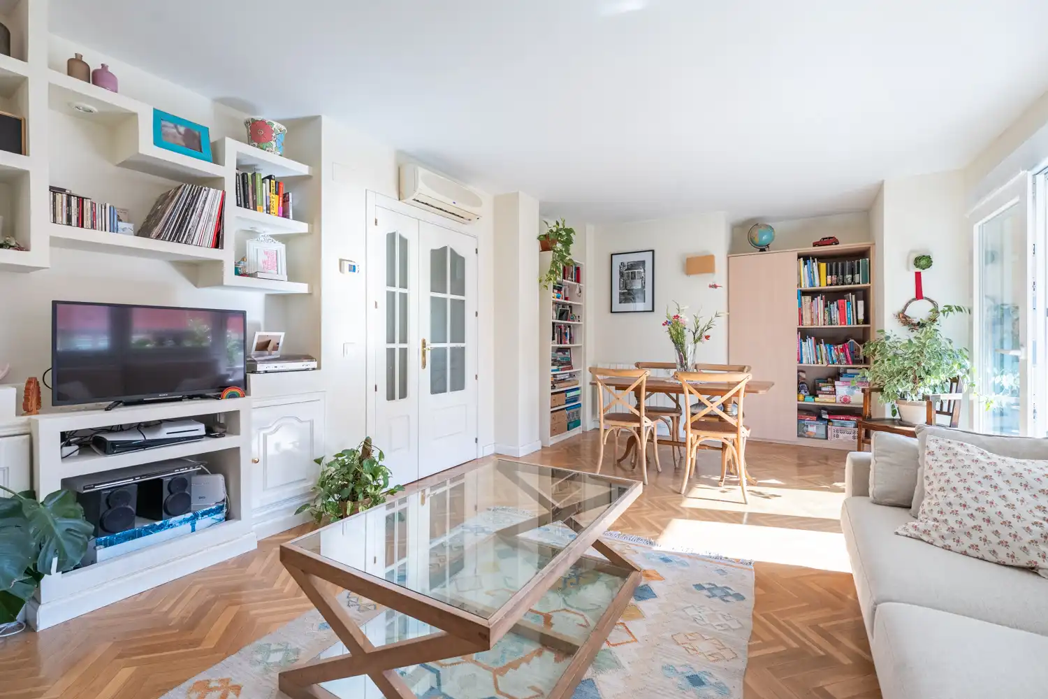 Sala de estar de Piso en venta en Tres Cantos con Aire acondicionado, Calefacción y Parquet