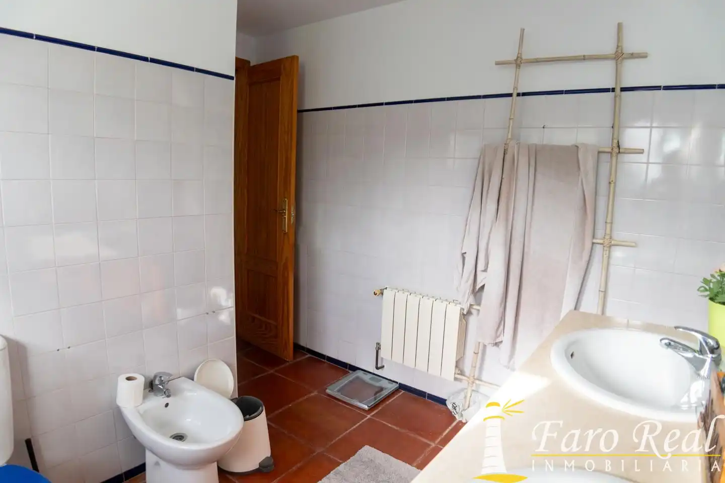 Bany de Casa o xalet en venda en Sanlúcar de Barrameda amb Aire condicionat, Jardí privat i Terrassa