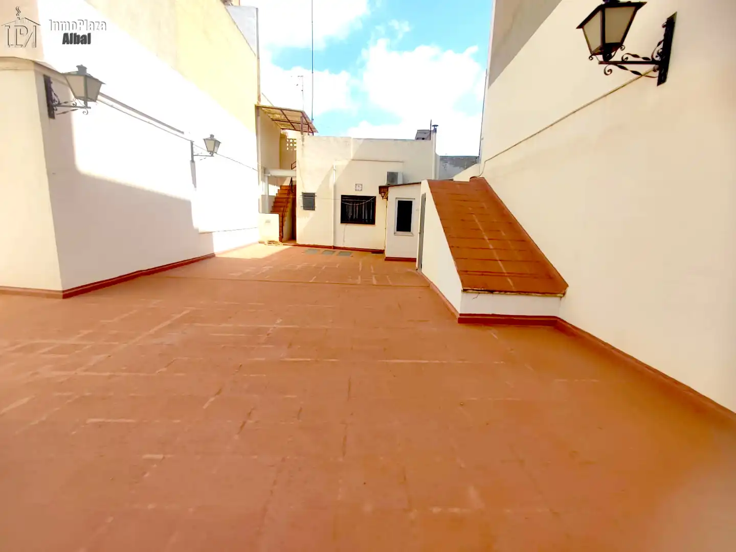 Vista exterior de Casa adosada en venta en Albal con Terraza, Trastero y Balcón