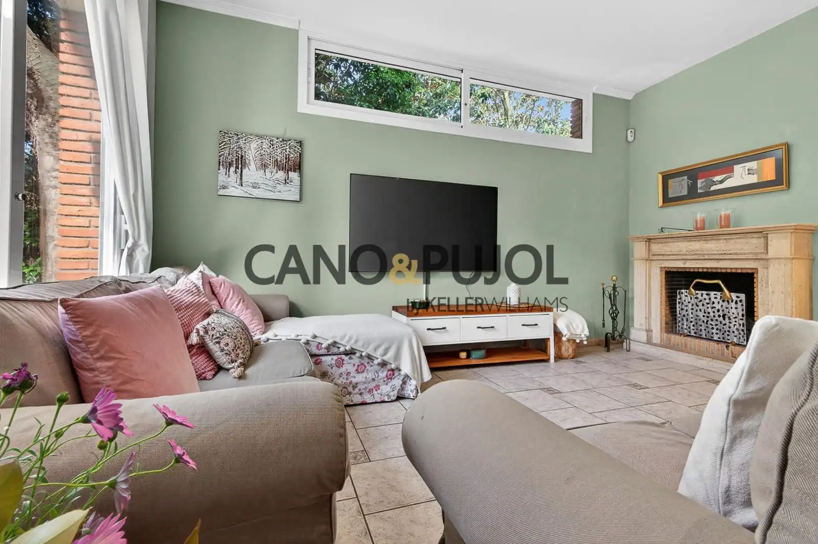 Sala d'estar de Casa o xalet en venda en Sant Cugat del Vallès amb Aire condicionat, Calefacció i Terrassa