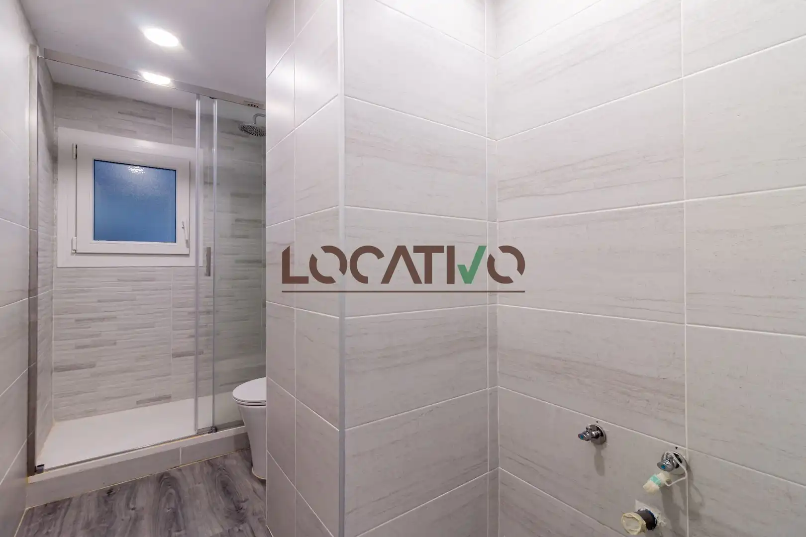 Bathroom of Duplexes for sale in Madrid  with Heating and Terrace