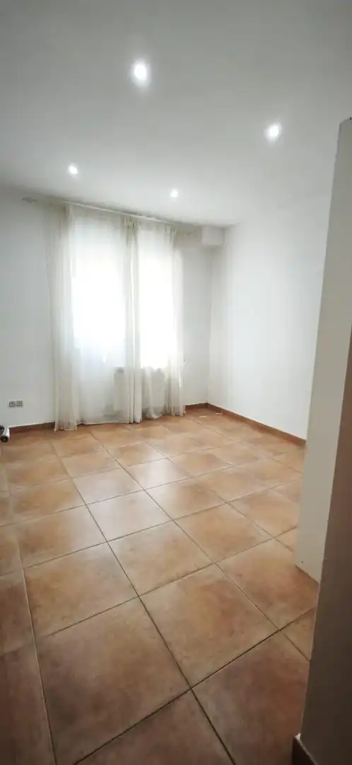 Habitación de Edificio en venta en Argentona