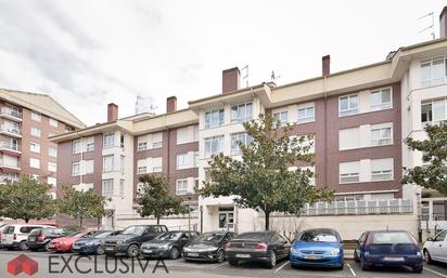 Exterior view of Flat for sale in Basauri   with Heating, Storage room and Balcony