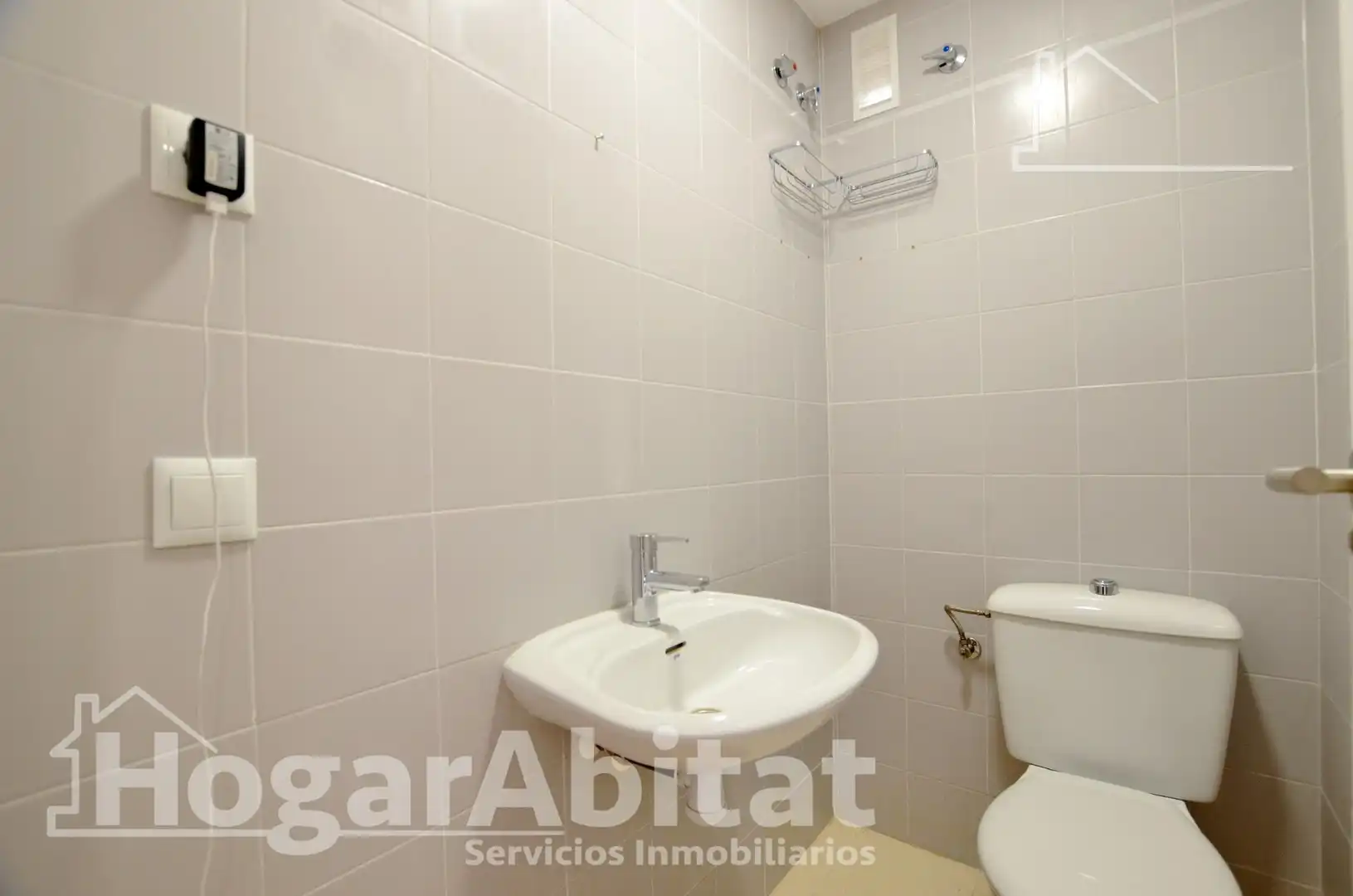Bathroom of Flat for sale in Gandia  with Parquet flooring and Balcony