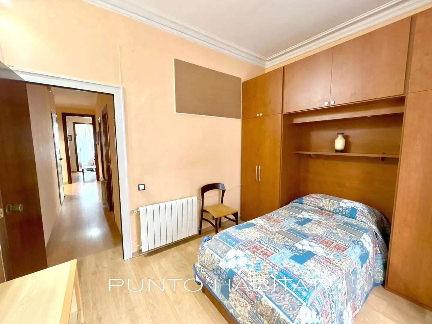 Bedroom of Flat for sale in Barcelona  with Air Conditioner, Heating and Parquet flooring