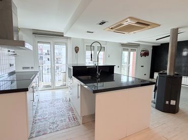Duplex con balcone in vendita a Carrer Eugeni d'Ors 30