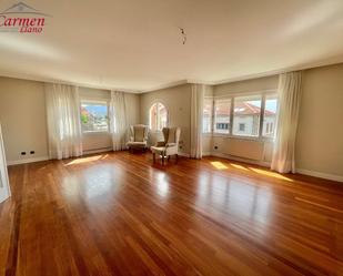 Sala d'estar de Pis en venda en Getxo  amb Calefacció i Traster