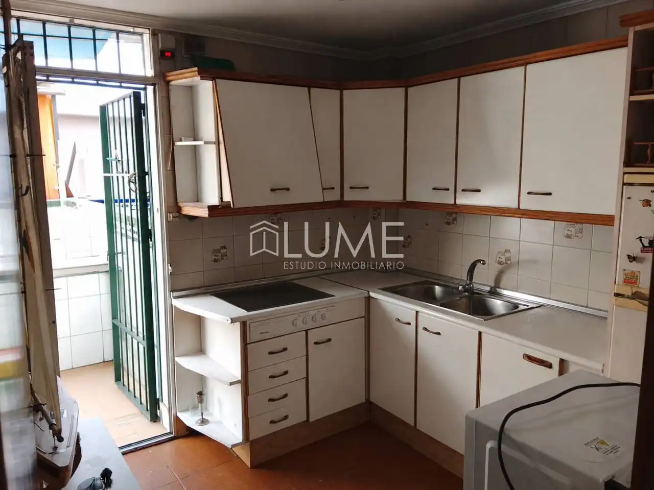 Kitchen of Houses for sale in Sevilla  with Air Conditioner and Community pool