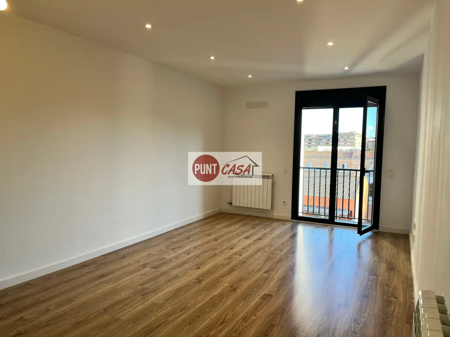 Habitación de Piso de alquiler en Lleida con Calefacción, Parquet y Horno