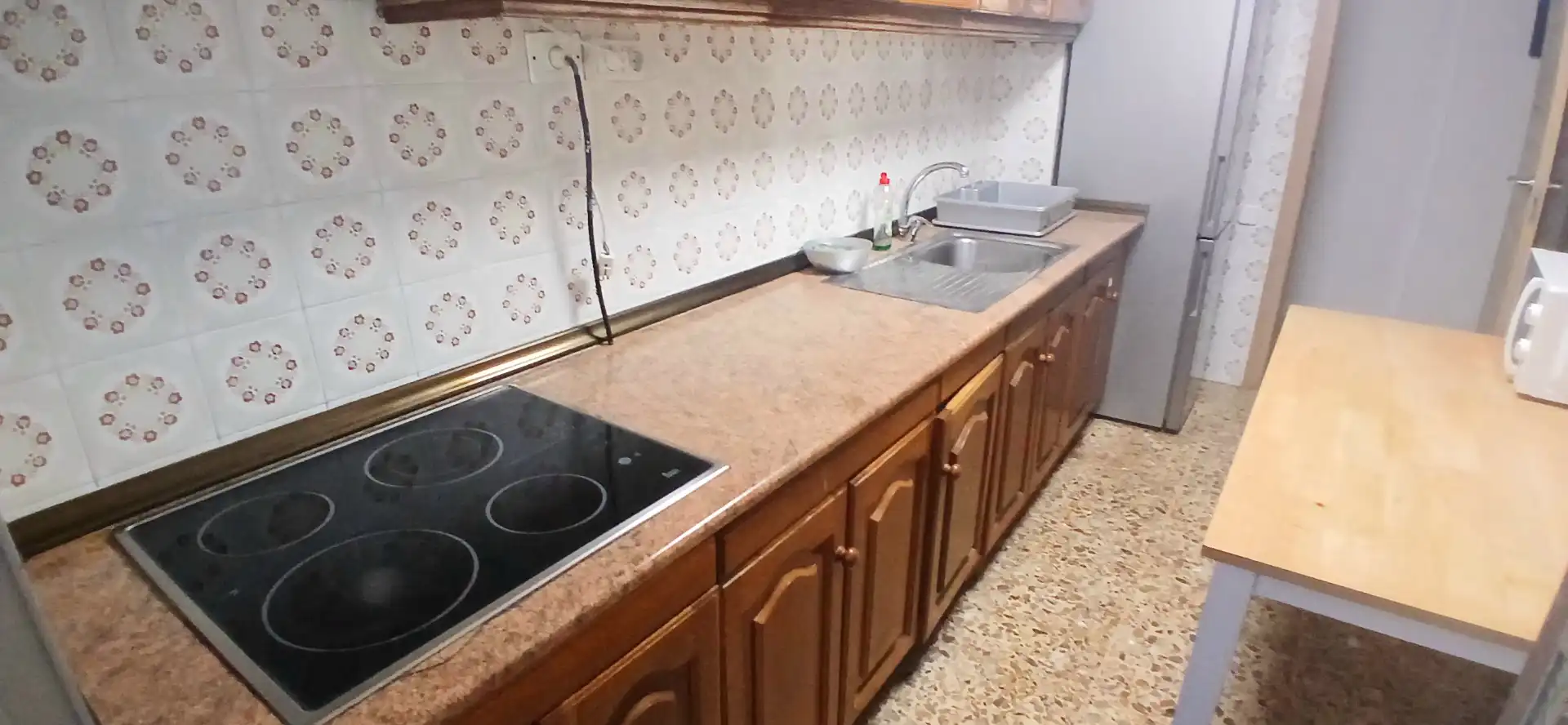 Cuina de Pis per a compartir en Almería amb Aire condicionat, Terrassa i Moblat