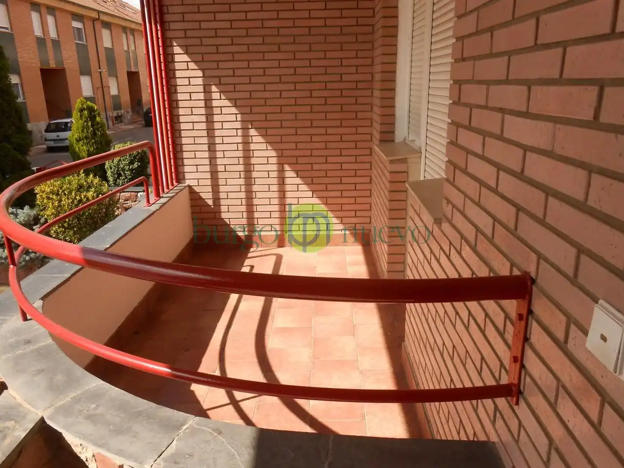 Terrassa de Casa adosada en venda en San Andrés del Rabanedo amb Calefacció, Jardí privat i Parquet