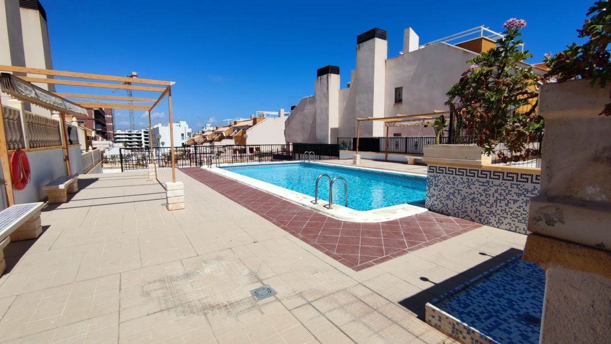 Piscina de Casa adosada de lloguer en Elche / Elx amb Aire condicionat i Terrassa