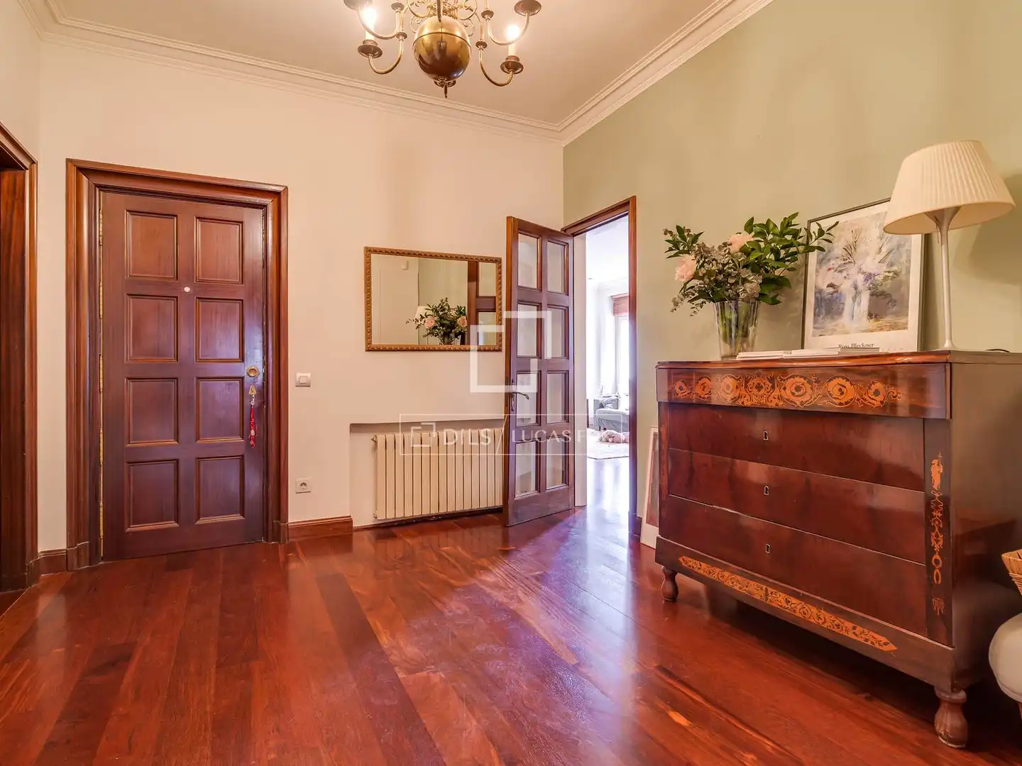 Wohnung zum Verkauf in Barcelona mit Klimaanlage, Heizung und Privatgarten