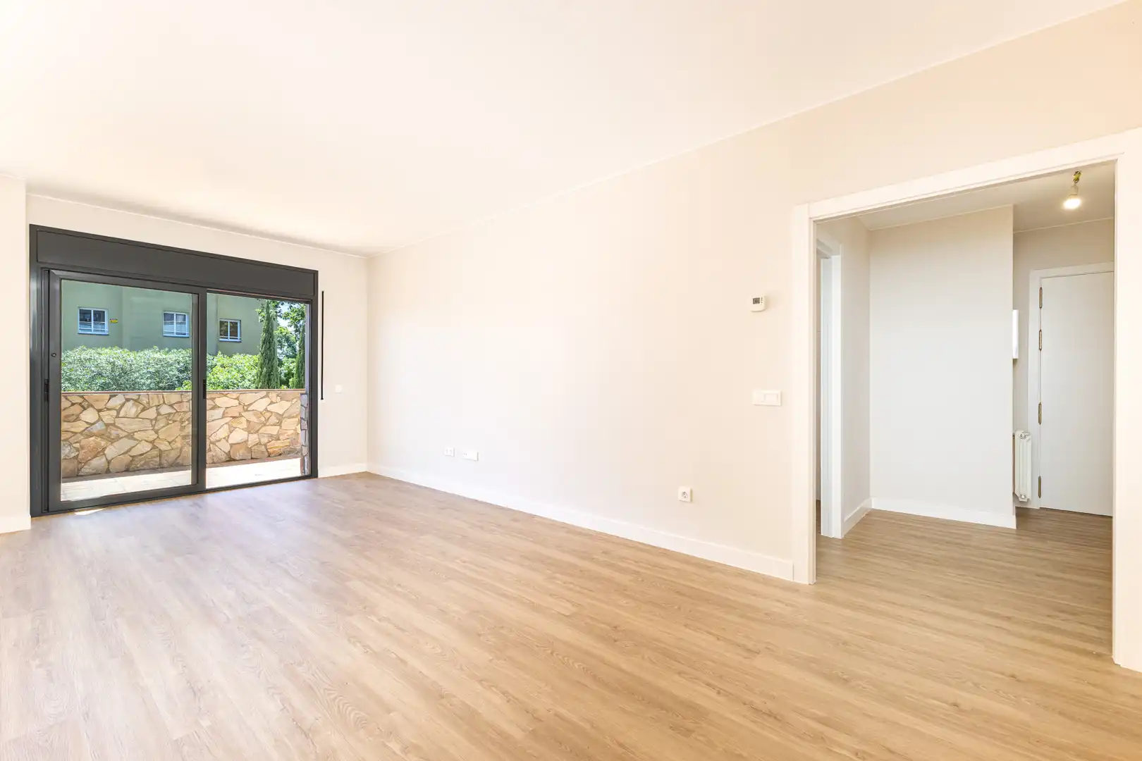 Sala d'estar de Pis en venda en Blanes amb Aire condicionat, Calefacció i Jardí privat