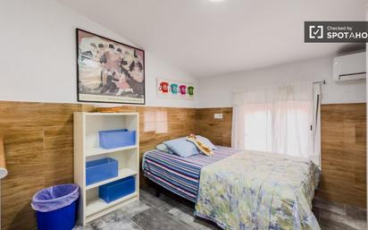 Bedroom of Flat to rent in L'Hospitalet de Llobregat  with Air Conditioner, Heating and Furnished