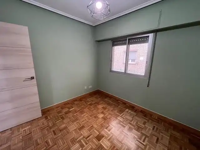 Schlafzimmer von Wohnung zum Verkauf in Zaragoza mit Klimaanlage und Abstellraum