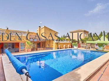 Villa mit Balkon zum Verkauf in Busot