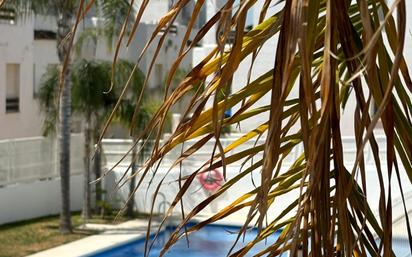 Piscina de Planta baixa en venda en Estepona amb Aire condicionat, Terrassa i Piscina