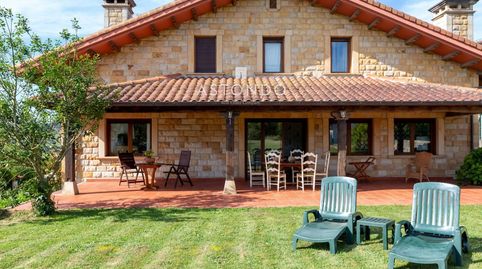 En Ajo se vende espectacular casa de más de 300 m2 con 4 habitaciones y 2 baños
