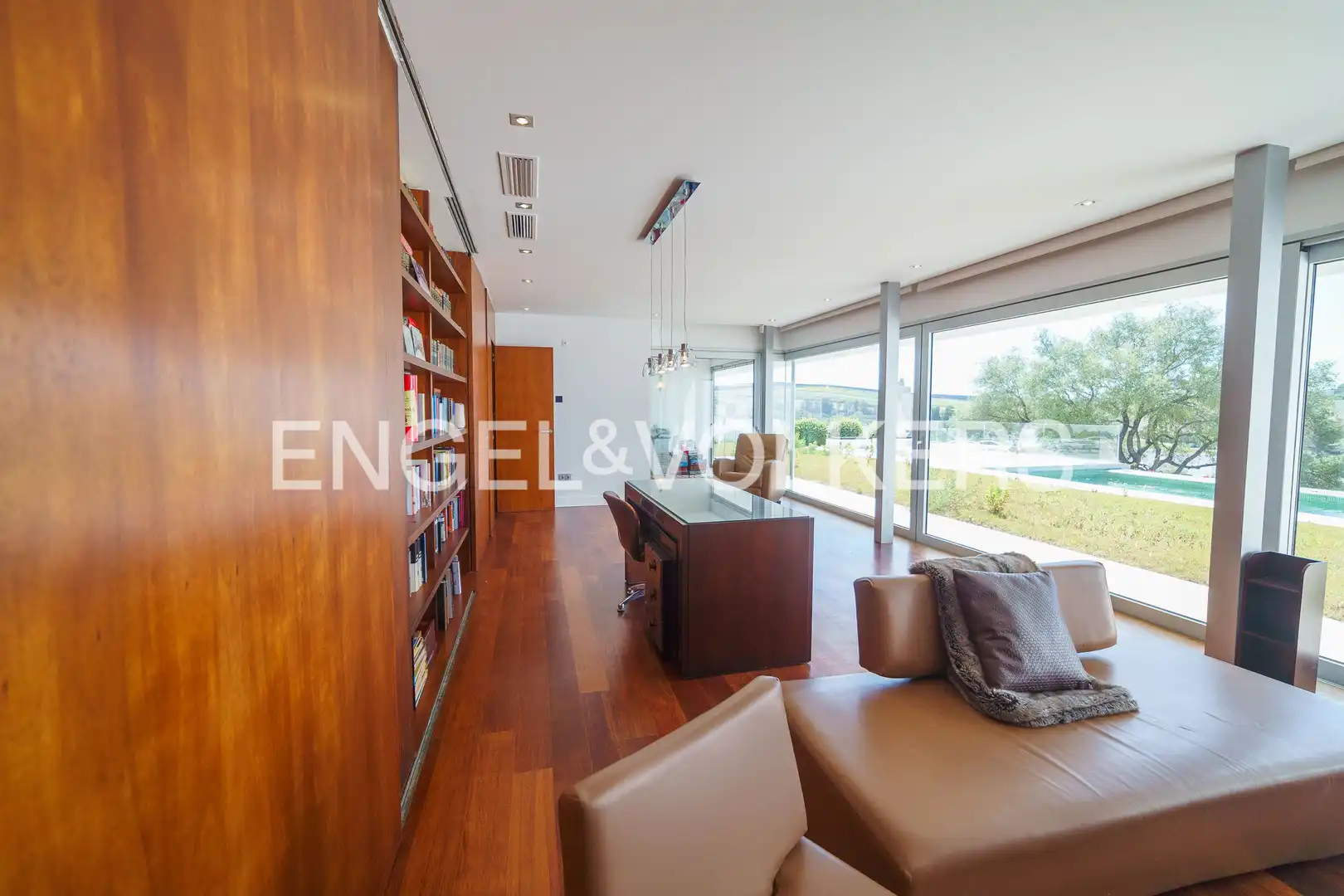 Living room of Houses for sale in Jerez de la Frontera  with Air Conditioner, Heating and Private garden
