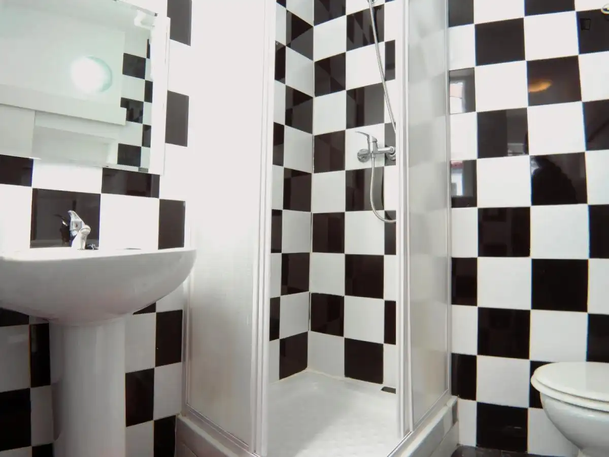 Study for rent in Valdeacederas