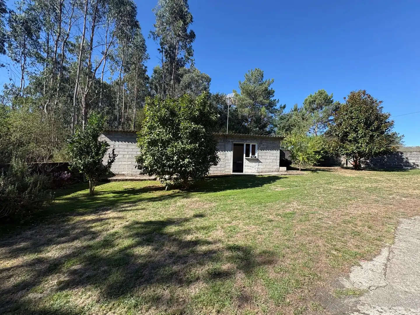 Vista exterior de Casa o chalet en venta en Covelo con Jardín privado, Trastero y Amueblado