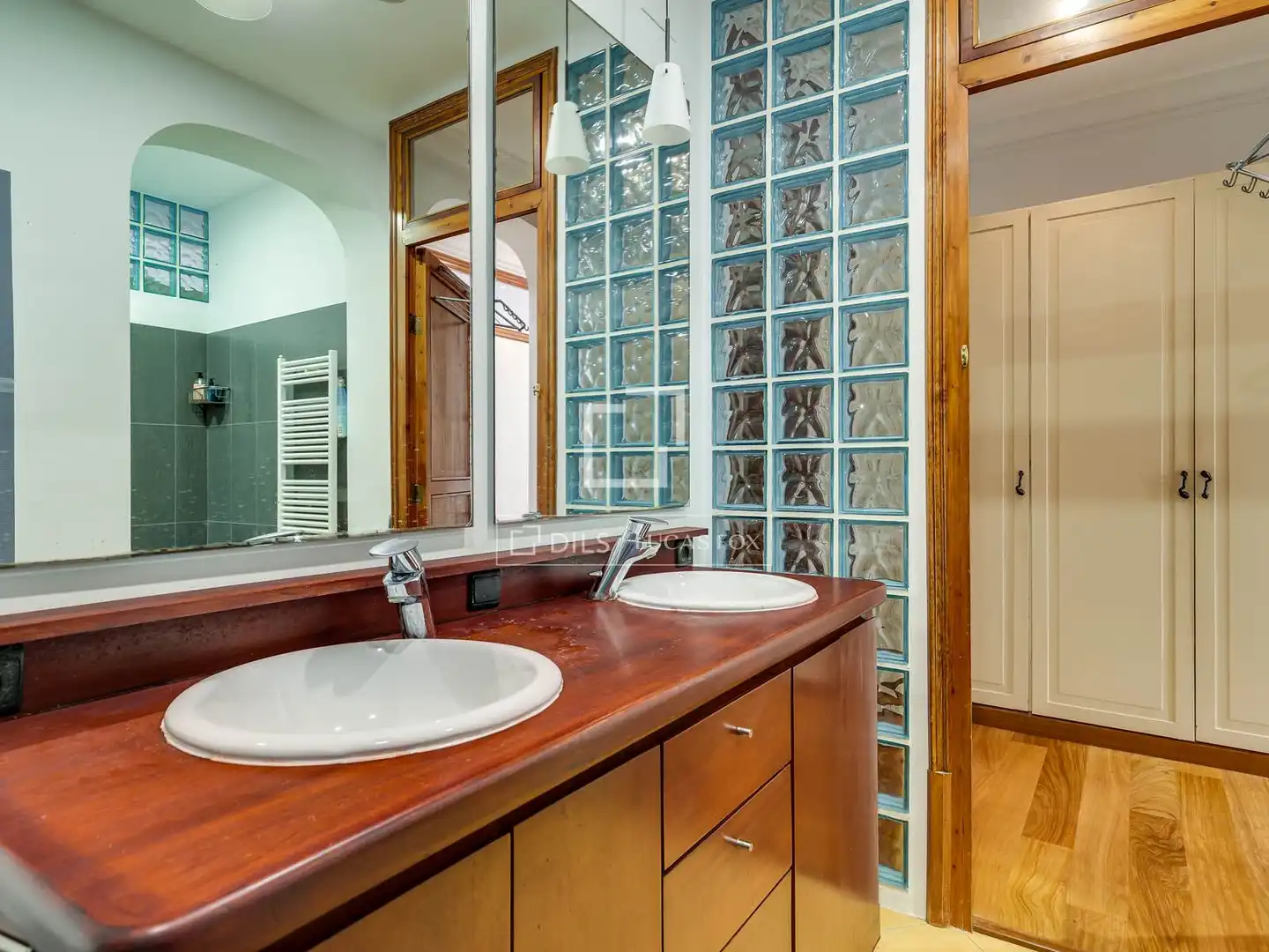 Baño de Piso en venta en Barcelona con Aire acondicionado, Calefacción y Terraza