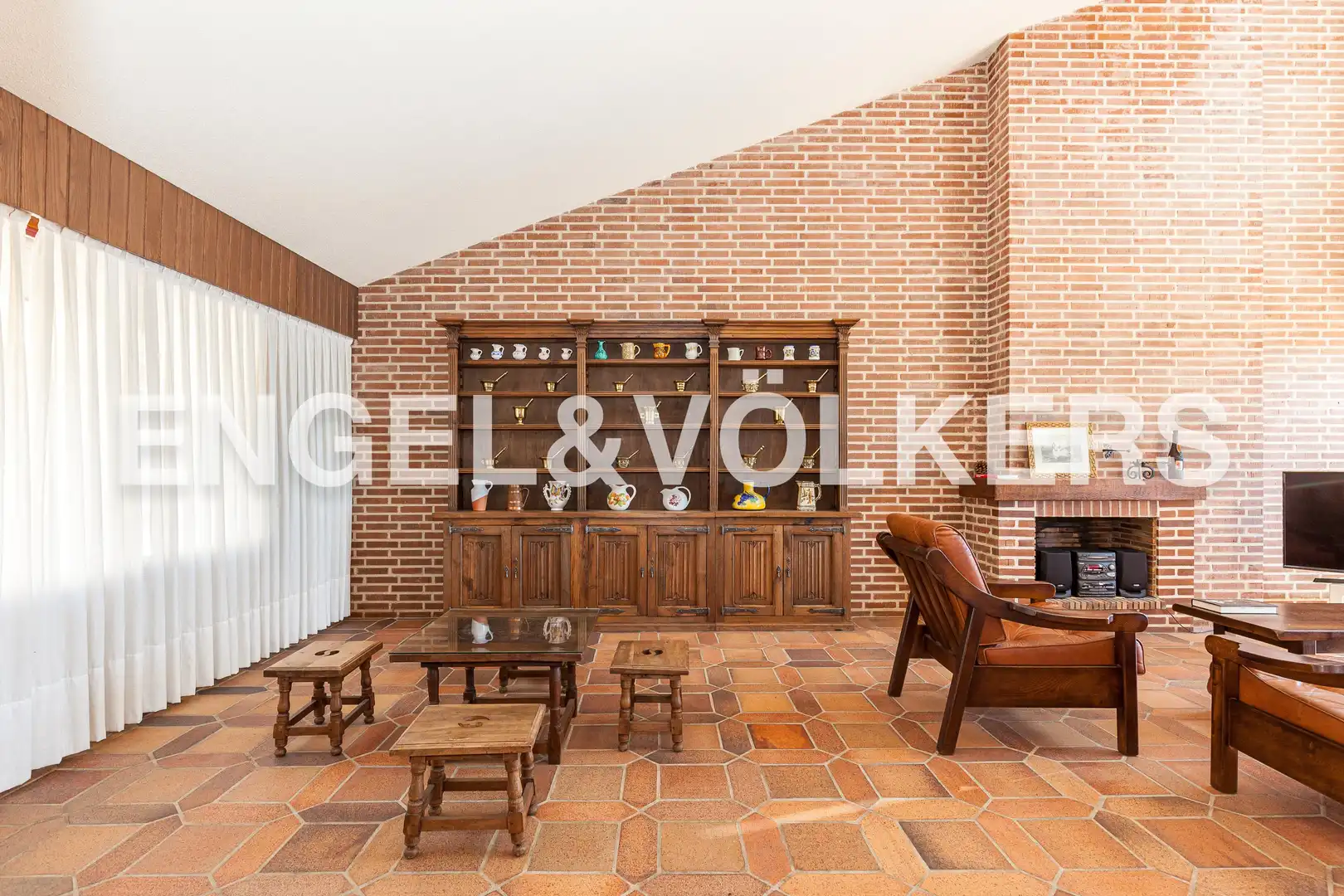 Sala de estar de Casa o chalet en venta en San Lorenzo de El Escorial con Calefacción