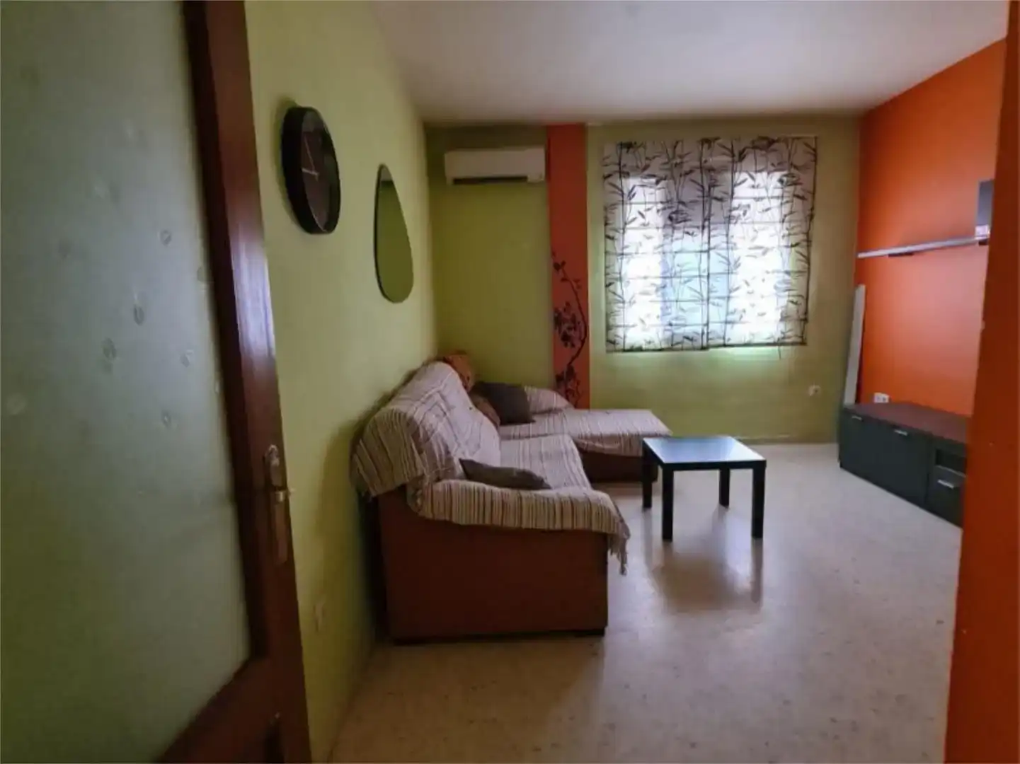 Sala d'estar de Pis en venda en Marchena amb Aire condicionat, Traster i Moblat