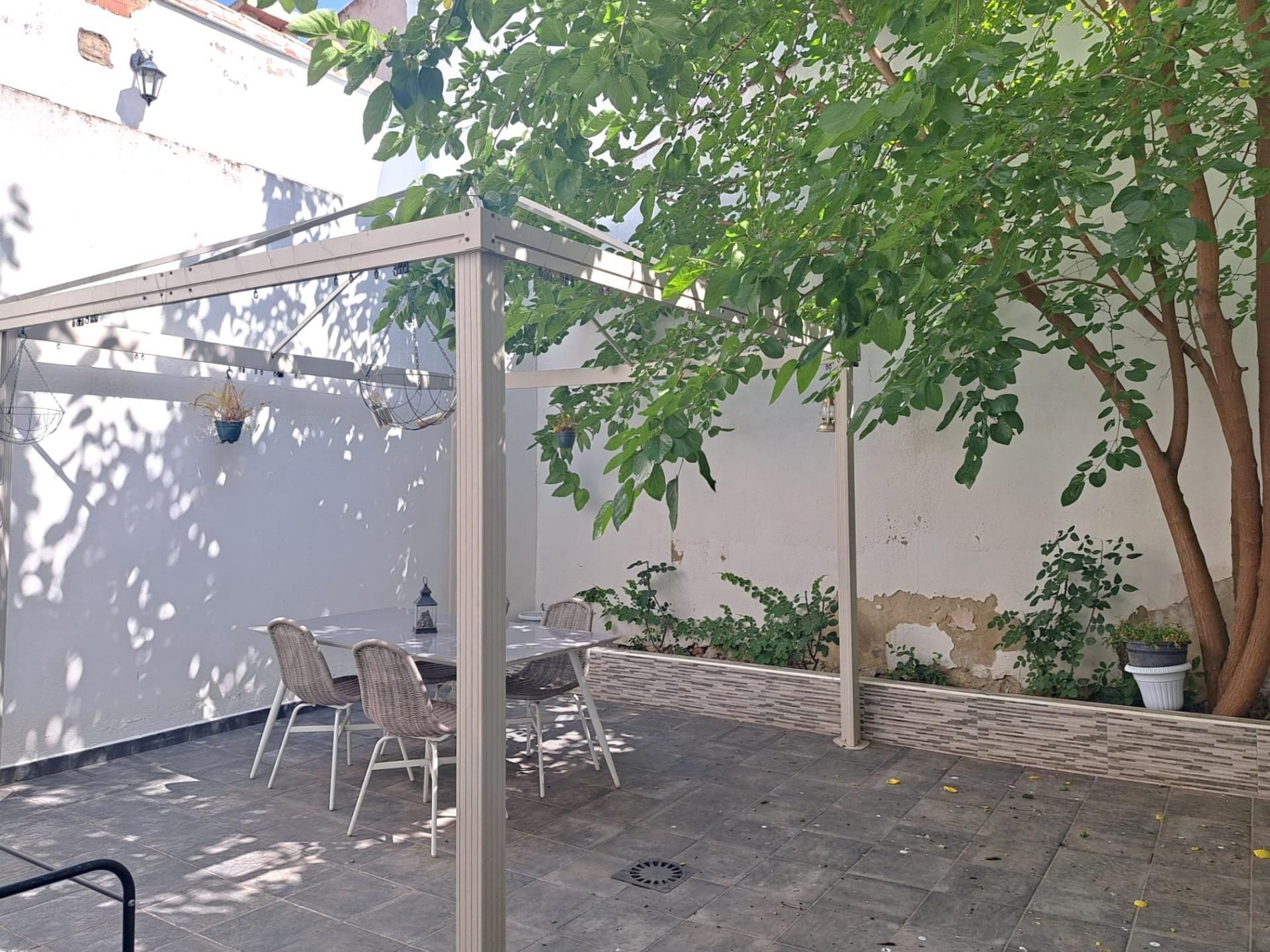 Single-family semi-detached for sale in Calle ESTRECHA PEDRONES, 1